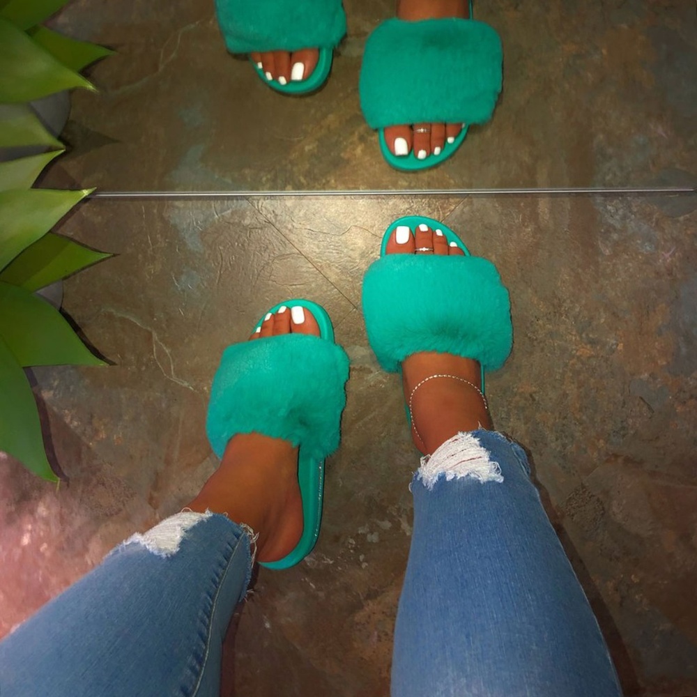 NEW🔥 Teal Faux Fur Rhinestone Slide Sandal Flip Flops Open Toe *FREE PAIR SHOE* - Picture 3 of 7